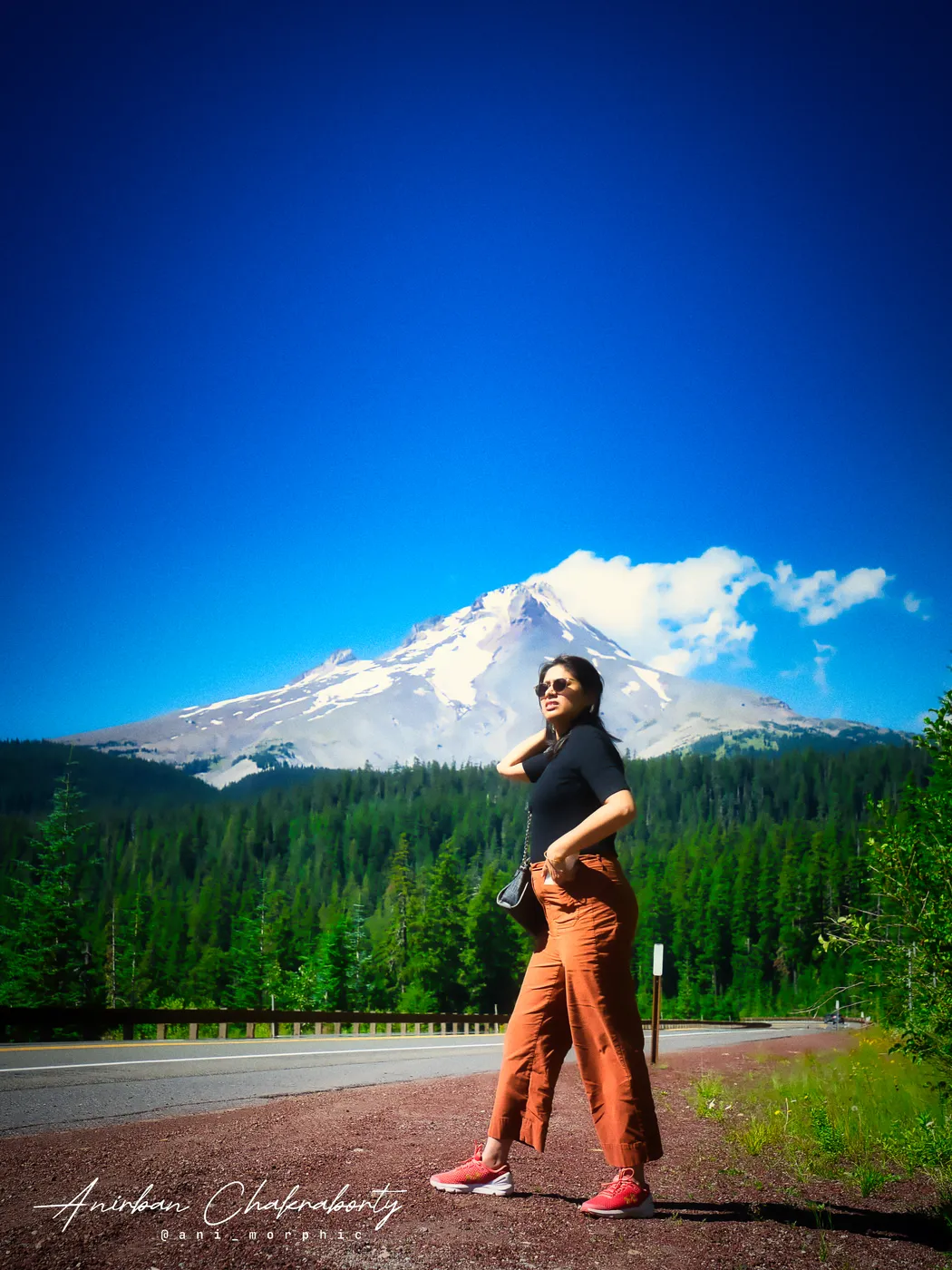 A roadside pause below Mount Hood